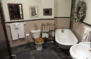 Stone Chalet B&B Inn And Event Center 安娜堡 外观 照片