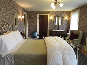 Stone Chalet B&B Inn And Event Center 安娜堡 外观 照片