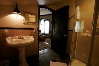 Stone Chalet B&B Inn And Event Center 安娜堡 外观 照片